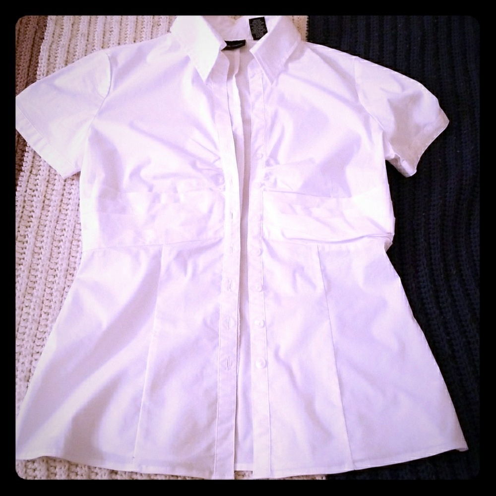 NY&Co short sleeved button down shirt