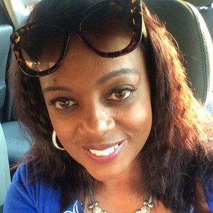 Meet your Posher, Connie