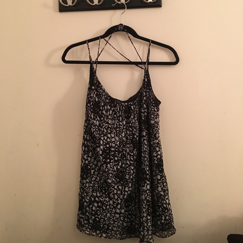 Vince Camuto long light tank top blouse