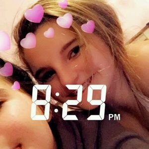 Meet your Posher, Chloe