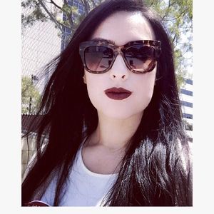 Meet your Posher, Angie