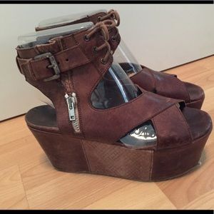platform wedges/sandals