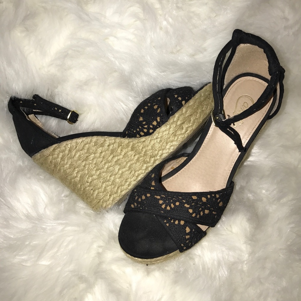 Candies' black wedges