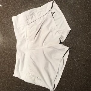 Lulu Lemon “Run Times Short” 2-way stretch 2.5”