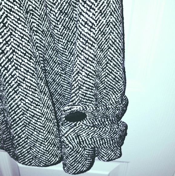 Forever 21 Herringbone pleated jacket - Picture 2 of 4