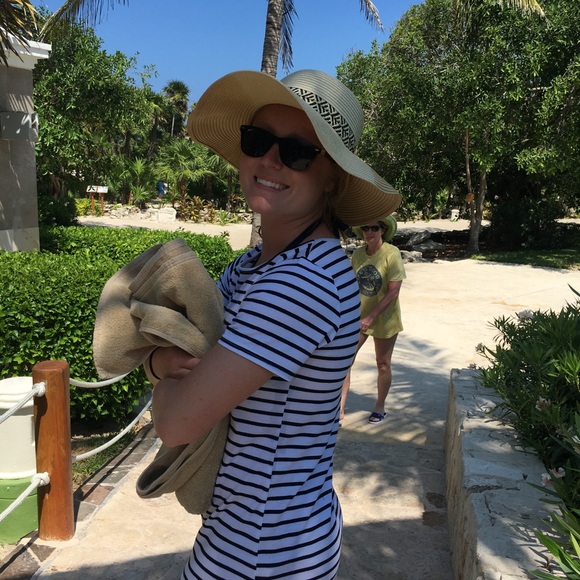 Meet your Posher, Rilee - Picture 5 of 7