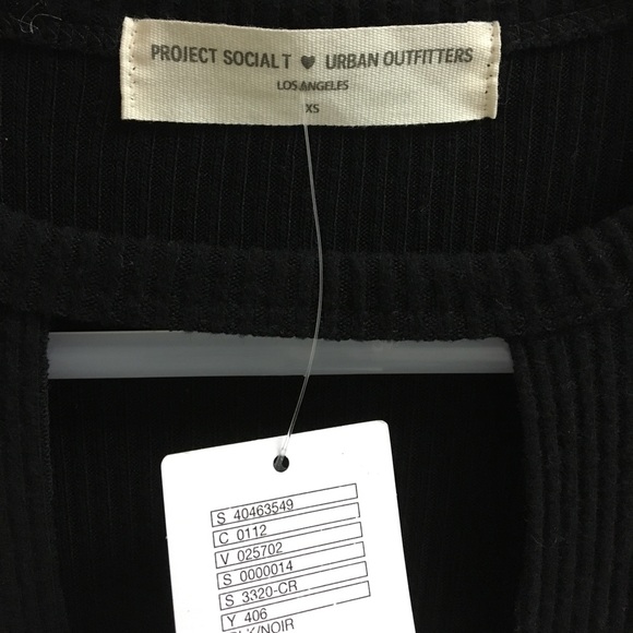 NWT long sleeve with v neck cutout - Picture 3 of 4