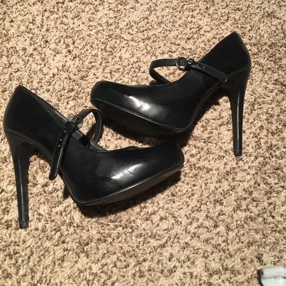 Black fashion heels size 7