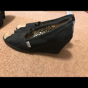 TOMS wedges