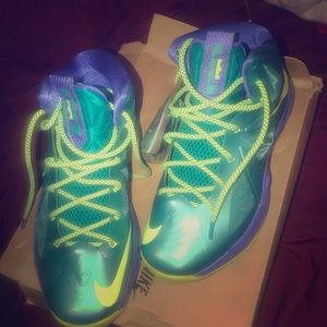 Nike lebron Shoes