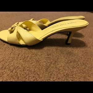 Small heel yellow