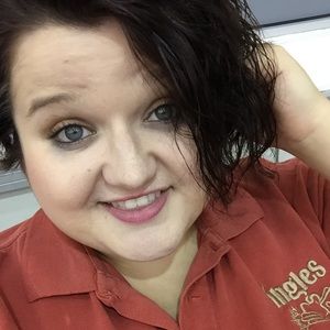 Meet your Posher, Caitlin