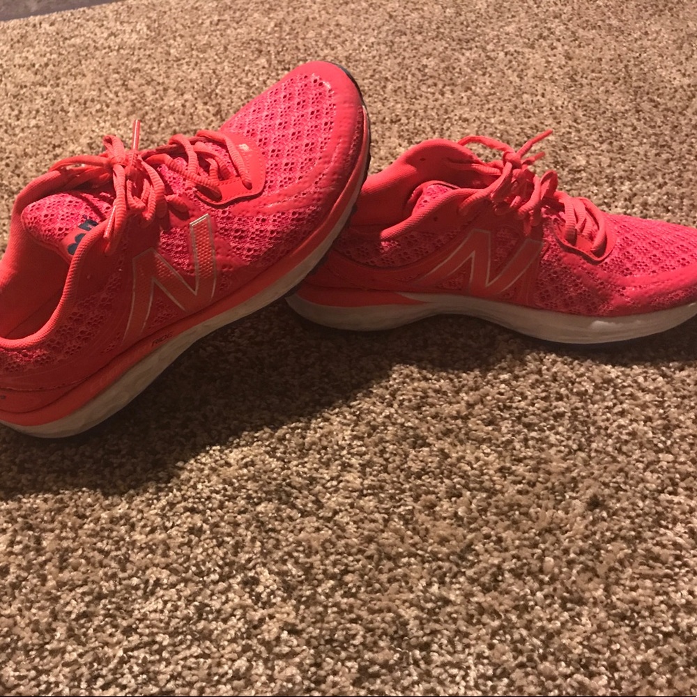 Women’s tennis shoes