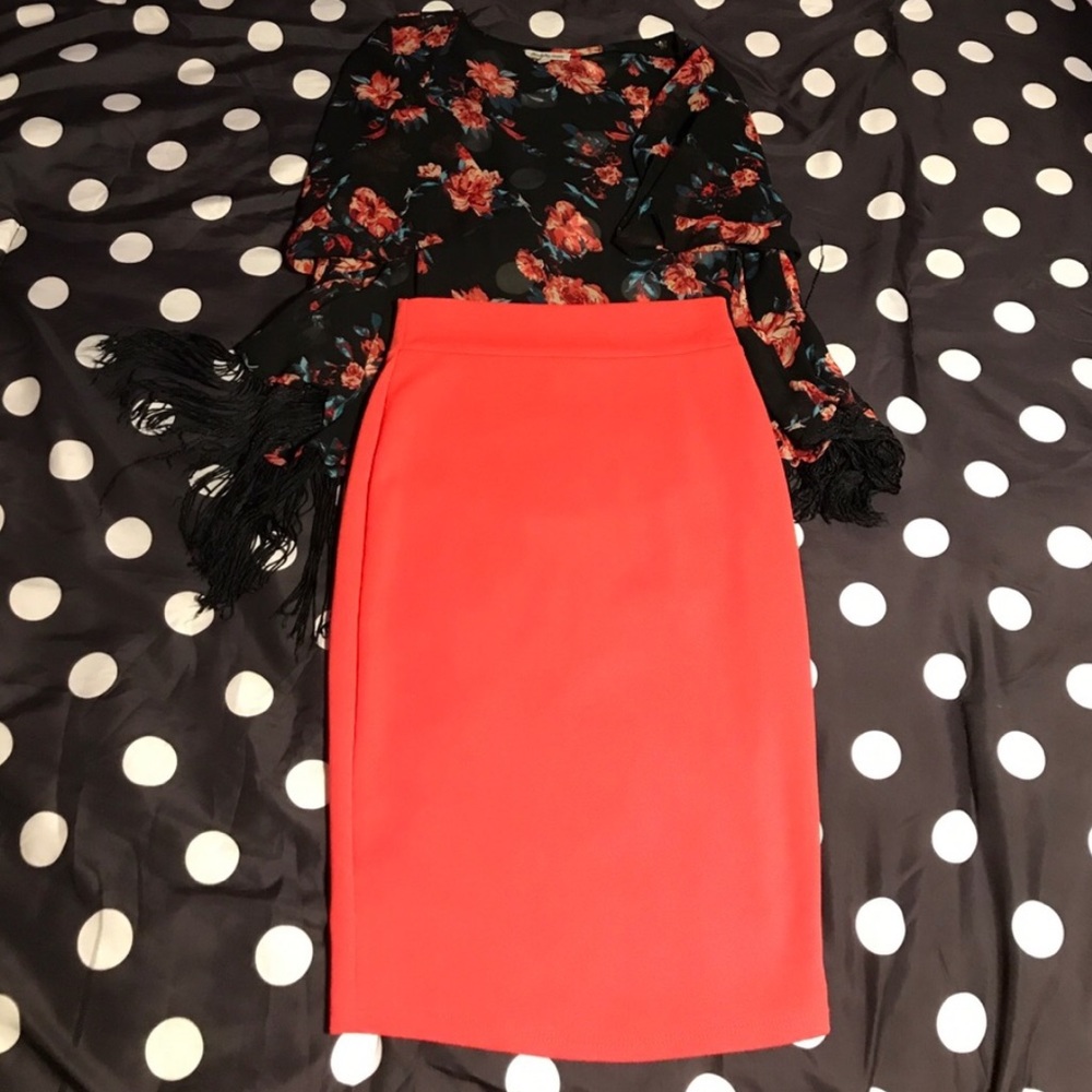 *SALMON COLOR PENCIL SKIRT*