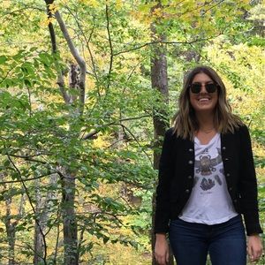 Meet your Posher, Lauren