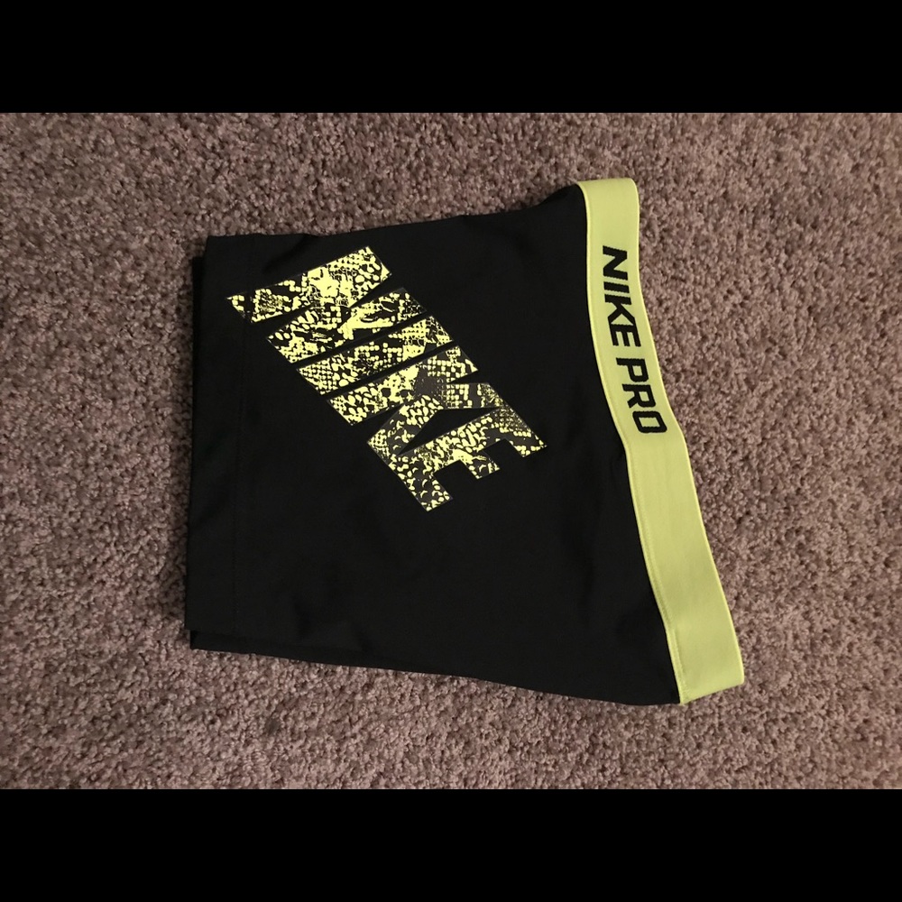 NIKE PRO SHORTS