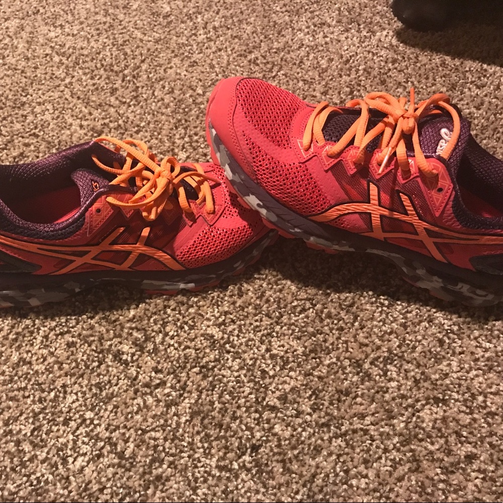 Women’s running shoes