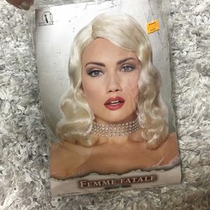 Blonde Female Short Wig