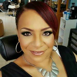 Meet your Posher, Myra