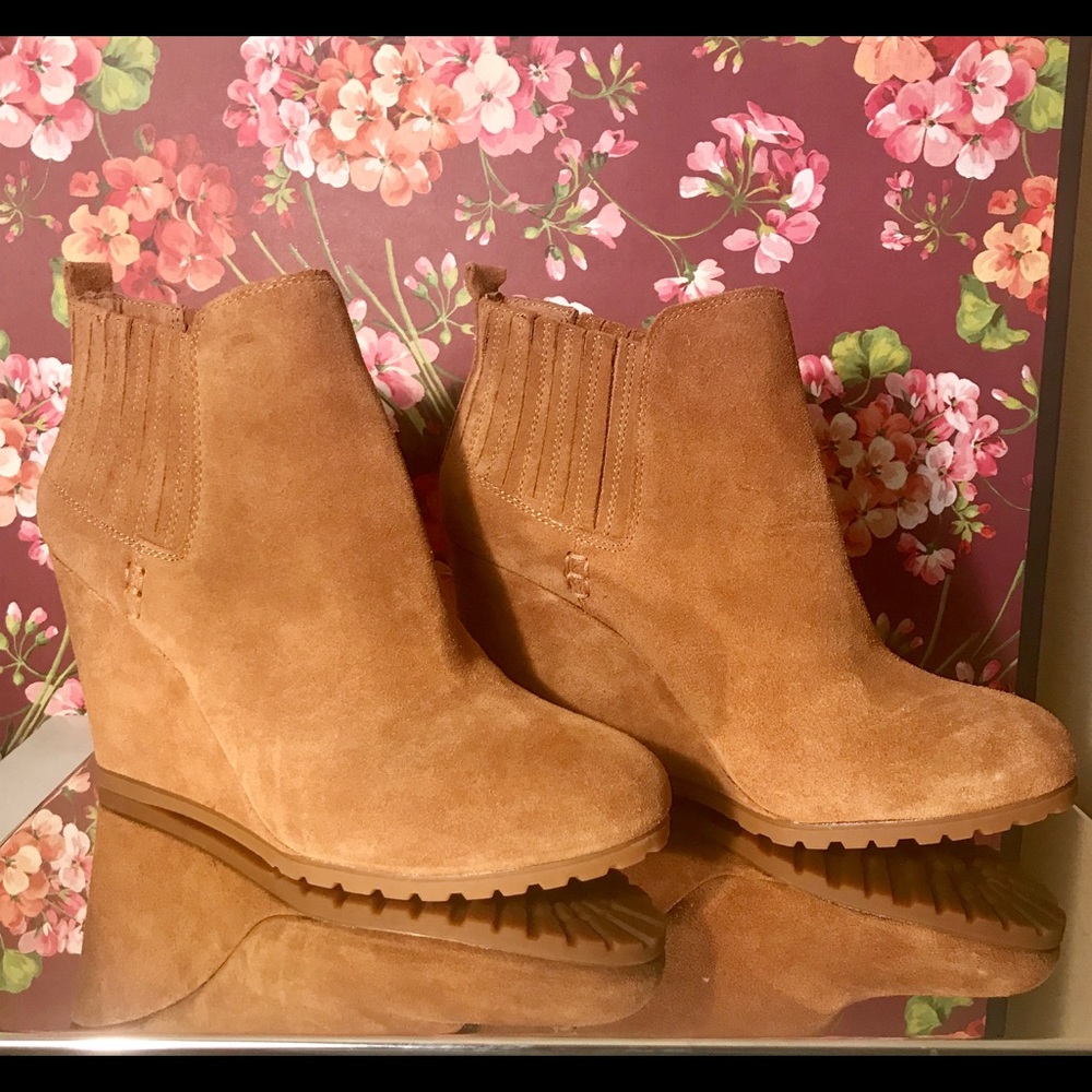 Beige wedge booties