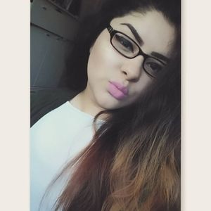 Meet your Posher, Edith