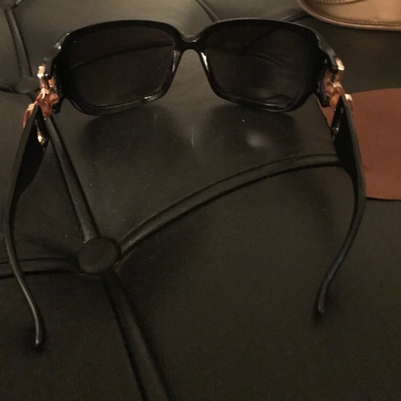Authentic GUCCI Sunglasses💫 - Picture 3 of 8