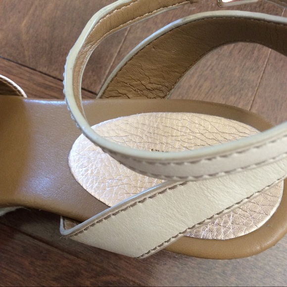 BNWOB Coach light gold Hanna Wedge Sandals - Picture 6 of 7