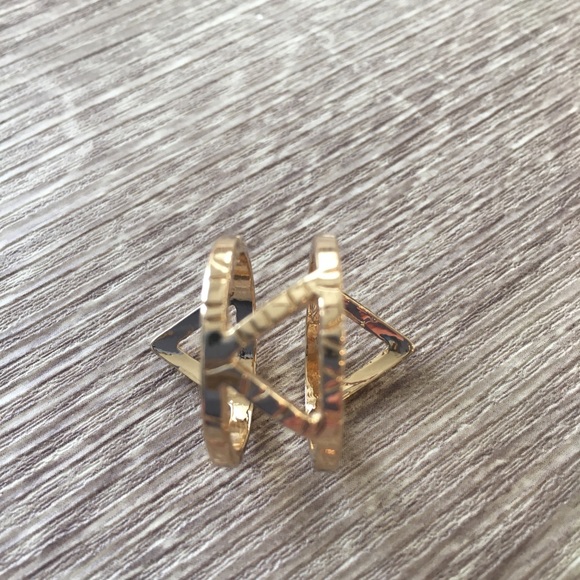 On Point Ring - Picture 4 of 8