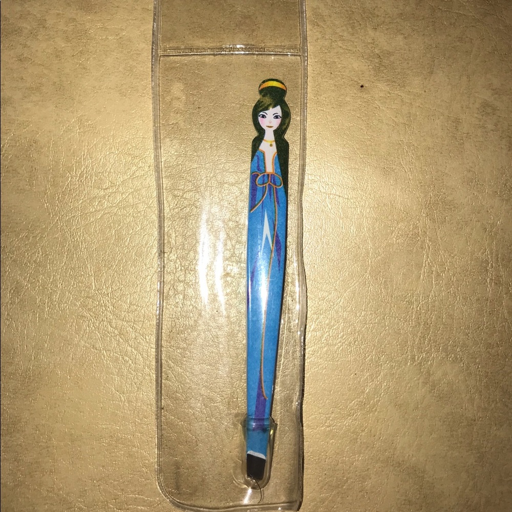 BRAND NEW BabyDoll Tweezer