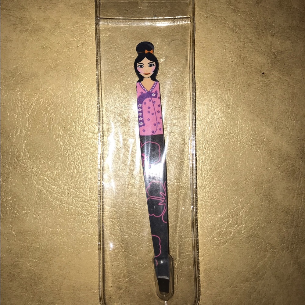 BRAND NEW BabyDoll Tweezer