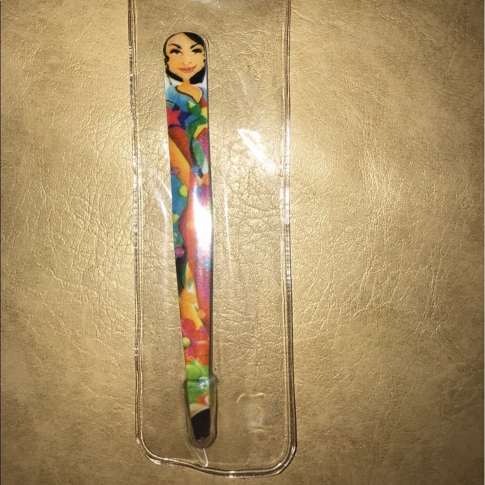 BRAND NEW BabyDoll Tweezer