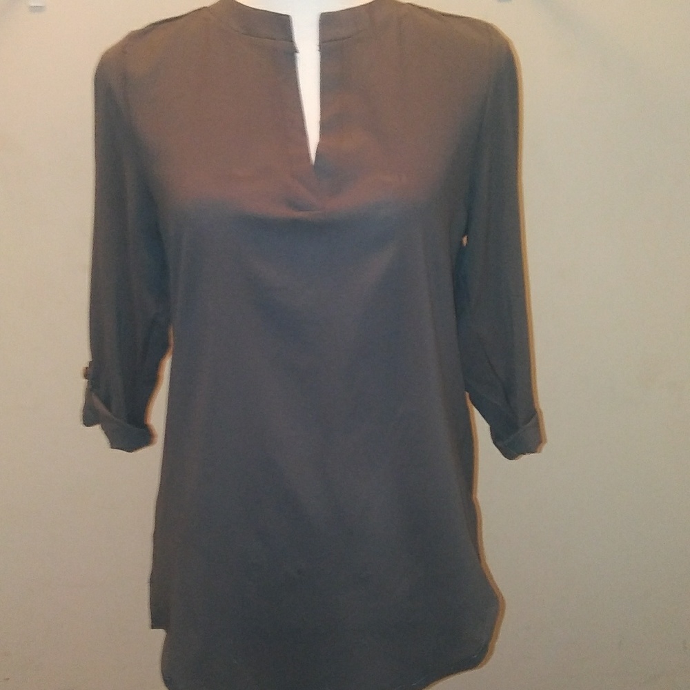 Gray top. (SOLD)