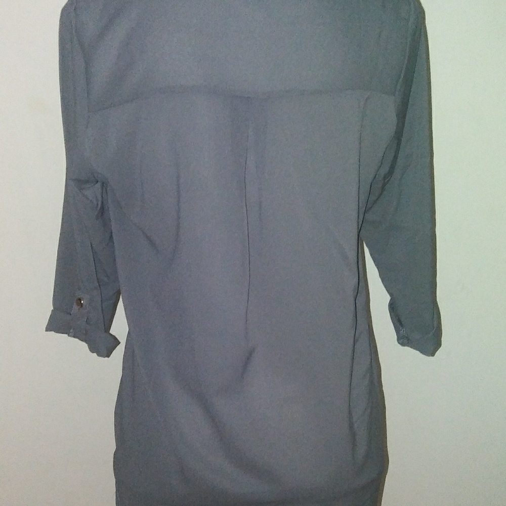 Gray top. (SOLD) - Picture 3 of 3