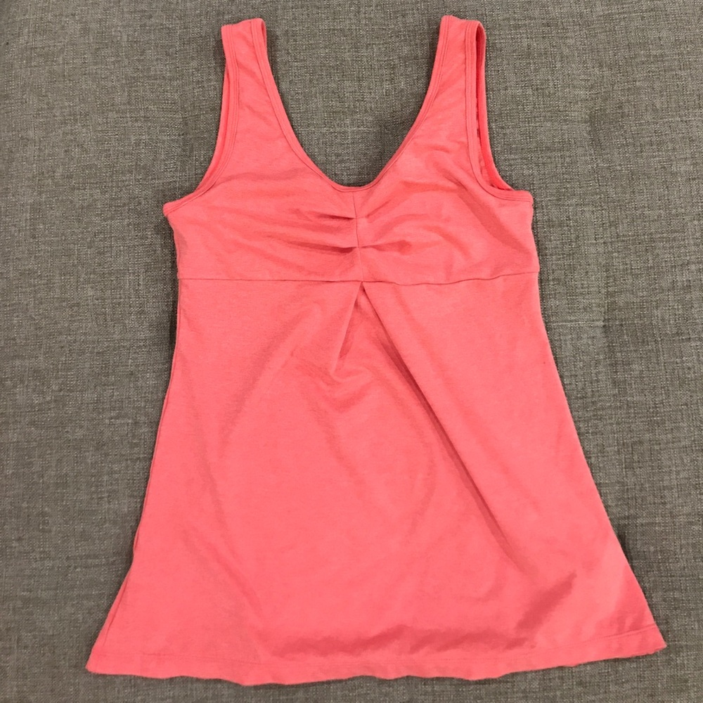 2XU women’s small tank pink fast dry