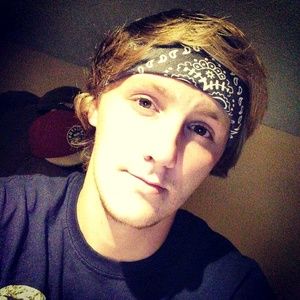 Meet your Posher, Dustin