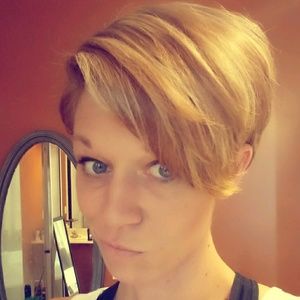 Meet your Posher, Ashley