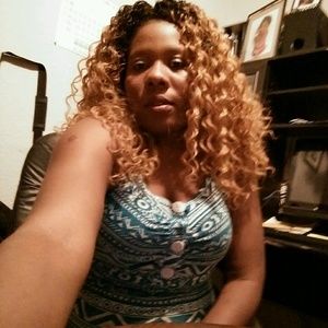 Meet your Posher, Agina