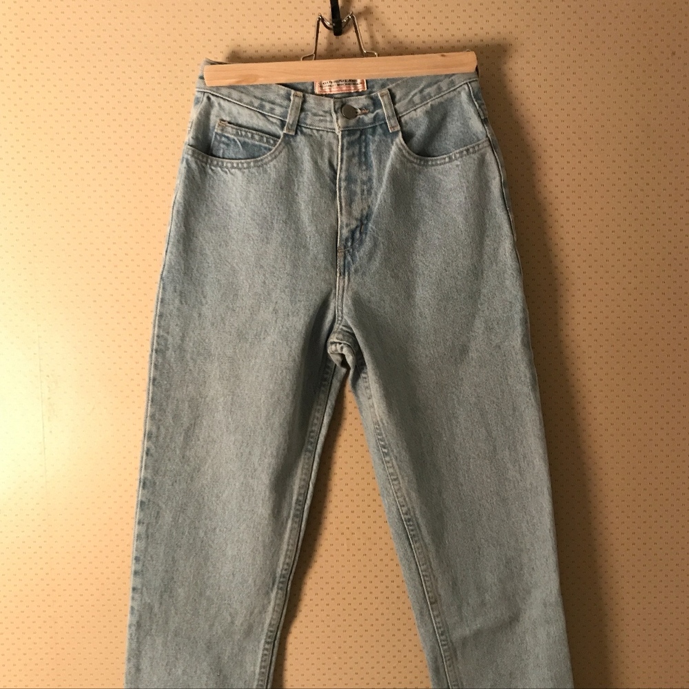 Tiny vintage light wash Guess jeans - Picture 5 of 6
