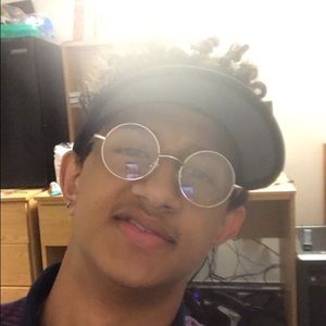 Meet your Posher, Beniam