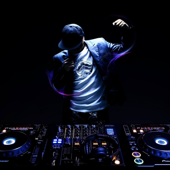 Meet your Posher, Ralfy - Picture 1 of 1