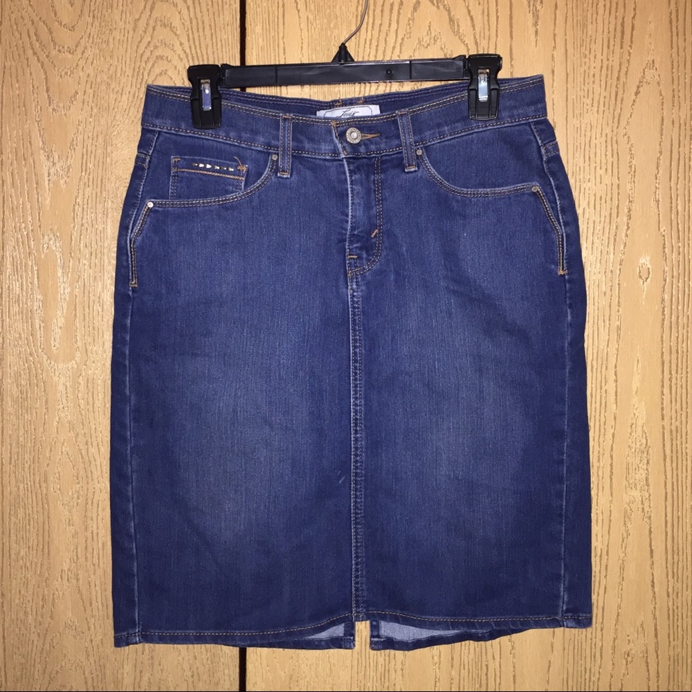 Levi’s denim jean skirt