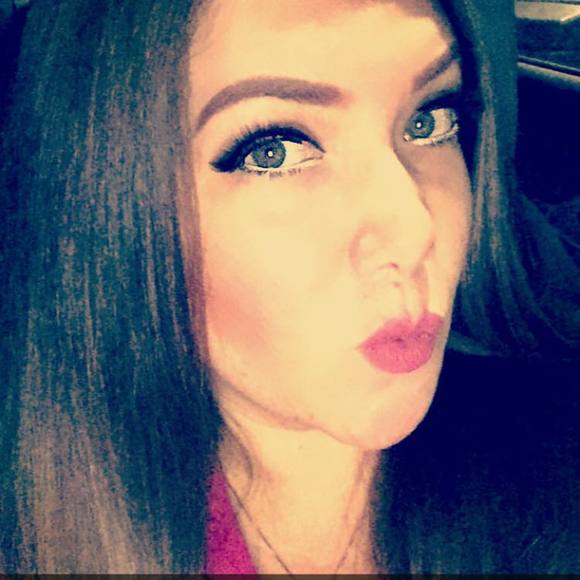 Meet your Posher, Jennifer - Picture 1 of 1