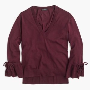 Merino V-neck sweater with drawstring sleeves