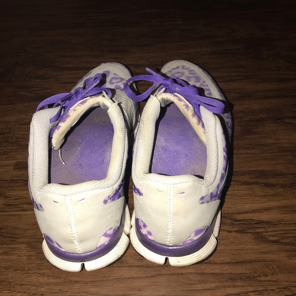 Nike Free Runs - Picture 2 of 4