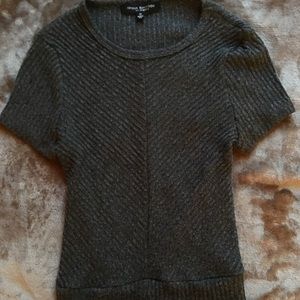 Short sleeve sweater