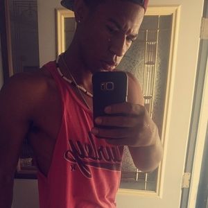 Meet your Posher, Darien