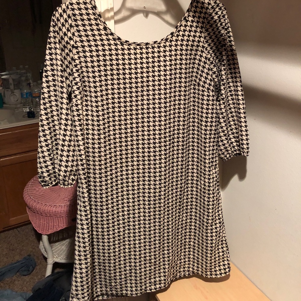 Dress - Picture 2 of 3