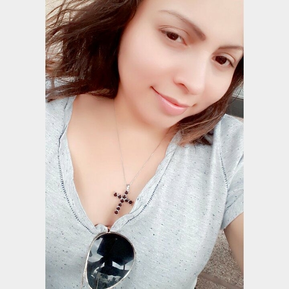 Meet your Posher, Paz - Picture 1 of 1