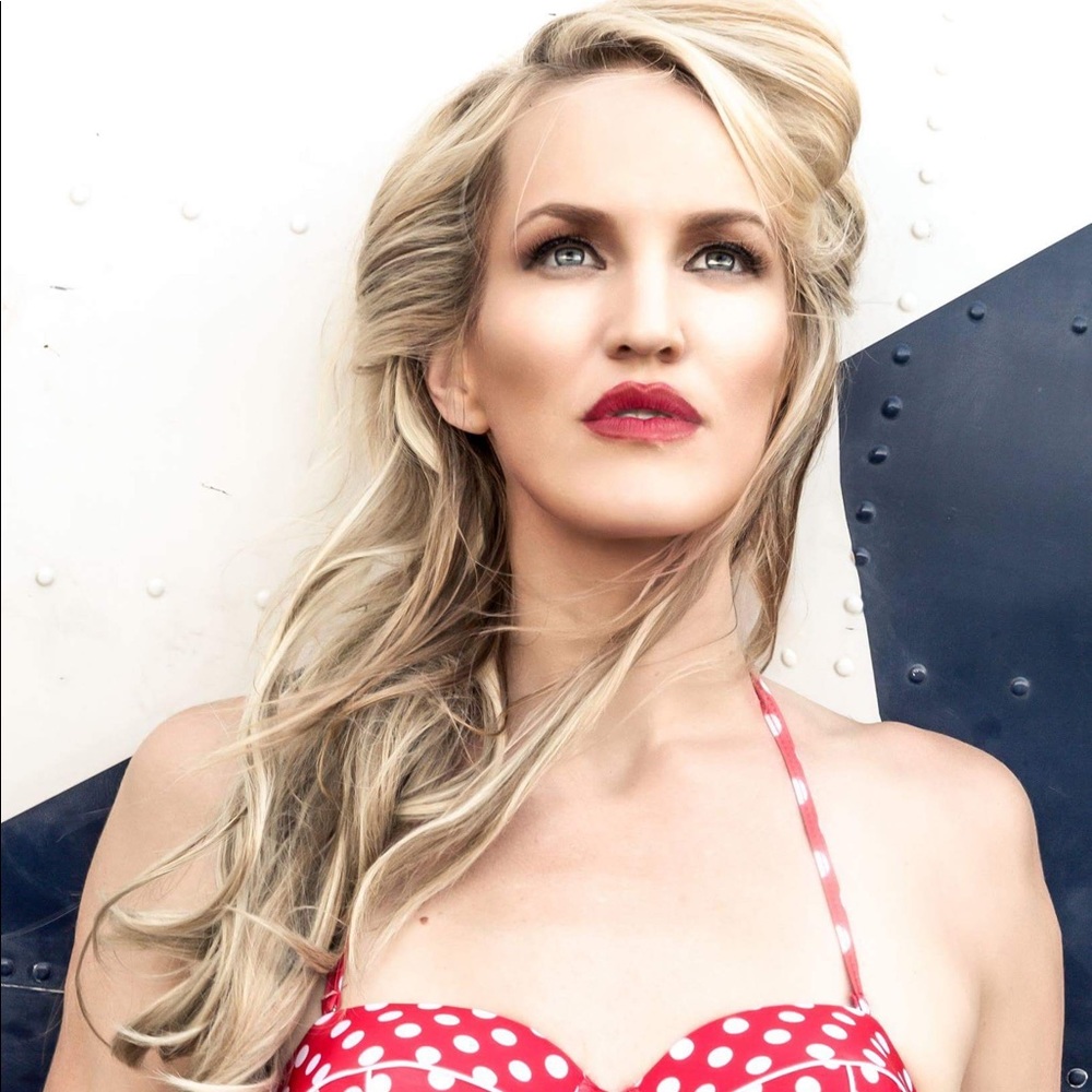 Meet your Posher, Annie