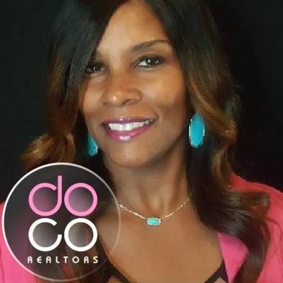 Meet your Posher, Rosalind - Picture 1 of 1